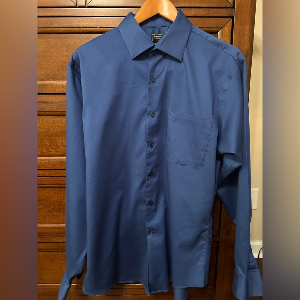 Men’s Arrow Fitted Shirt 16 1/2 34/35. Worn once.